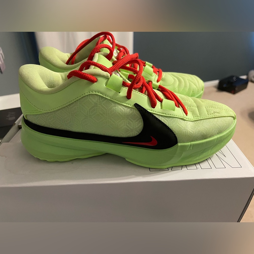 Giannis Antetokounmpo custom Nike sneaker